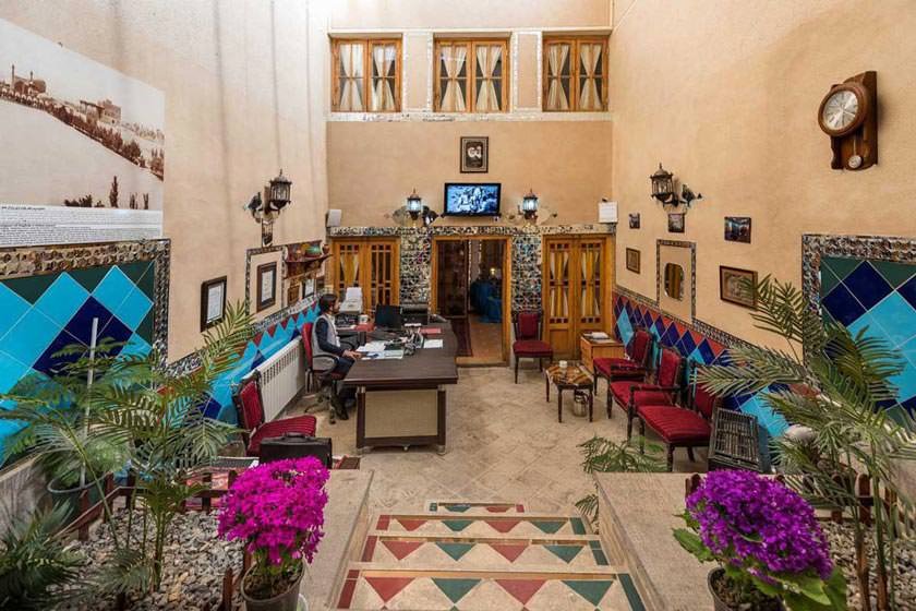 پذیرش هتل طلوع خورشید اصفهان